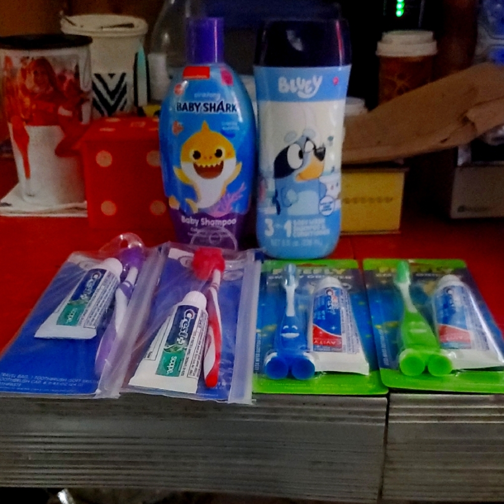 Nickelodeon Baby Shark Shampoo and Bath Set - Blue and Yellow